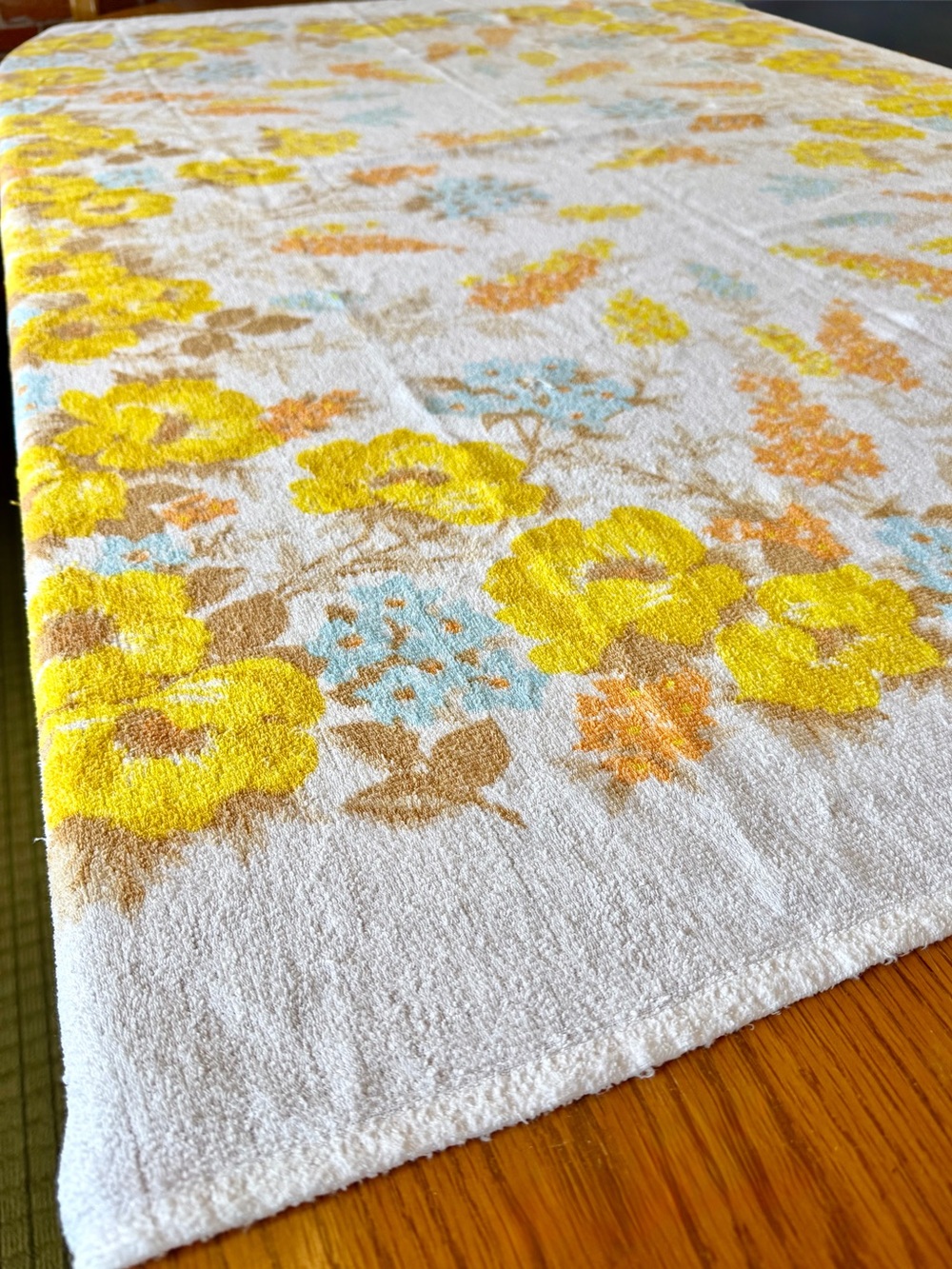 50s-60s Vintage 🌼 Oversized Floral Beach Towel